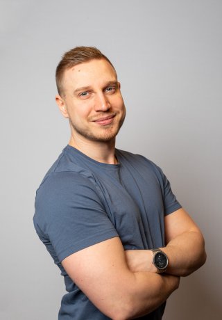 SimonÖsth_20260325_webb